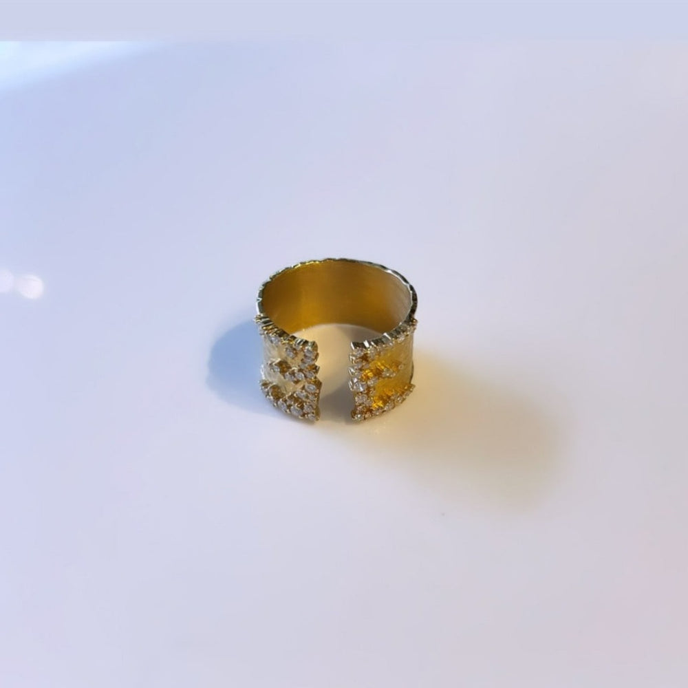 
                
                    Load image into Gallery viewer, 18 karat Open Ring
                
            