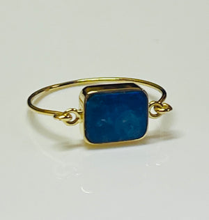 
                
                    Load image into Gallery viewer, Natural Cut Stone on Gold Wire Ring
                
            