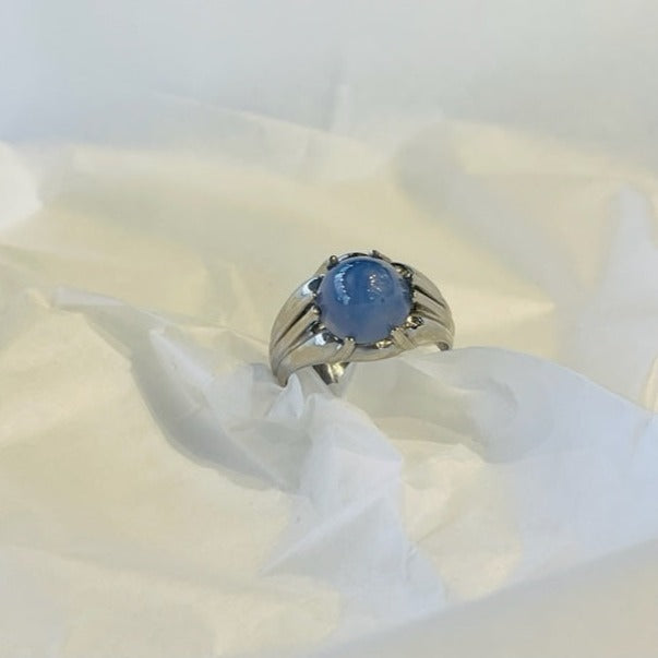 
                
                    Load image into Gallery viewer, Star Sapphire Ring
                
            