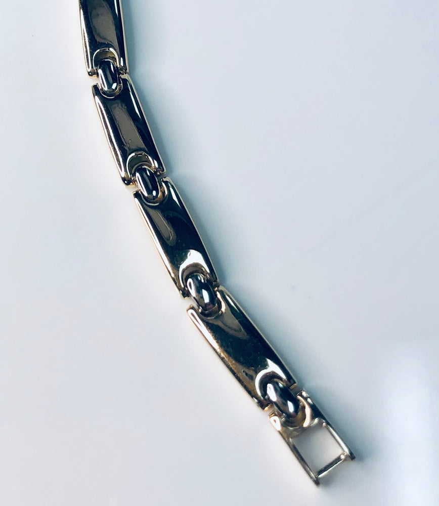 
                
                    Load image into Gallery viewer, Solid Bar Link Bracelet
                
            