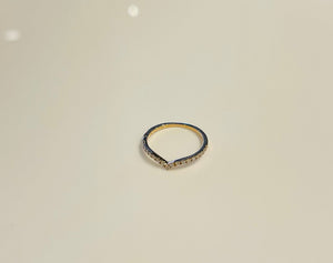 
                
                    Load image into Gallery viewer, V Shaped Diamond Ring
                
            