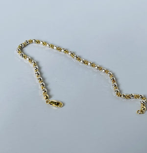 
                
                    Load image into Gallery viewer, Diamond cut triple randel beaded bracelet
                
            